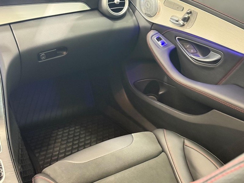Mercedes-Benz C-Class Vehicle Image 13