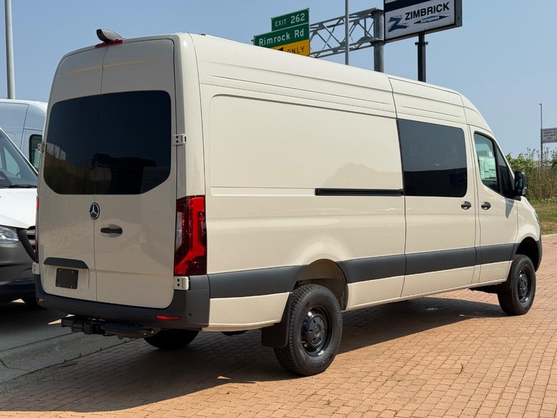 Mercedes-Benz Sprinter Van Vehicle Image 3