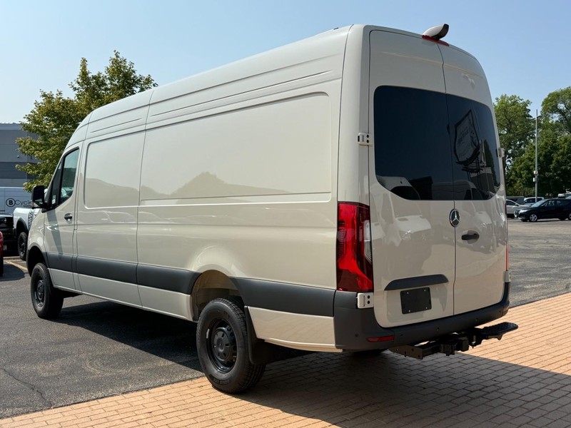 Mercedes-Benz Sprinter Van Vehicle Image 5
