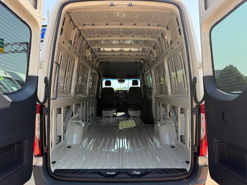Mercedes-Benz Sprinter Van Vehicle Image 6