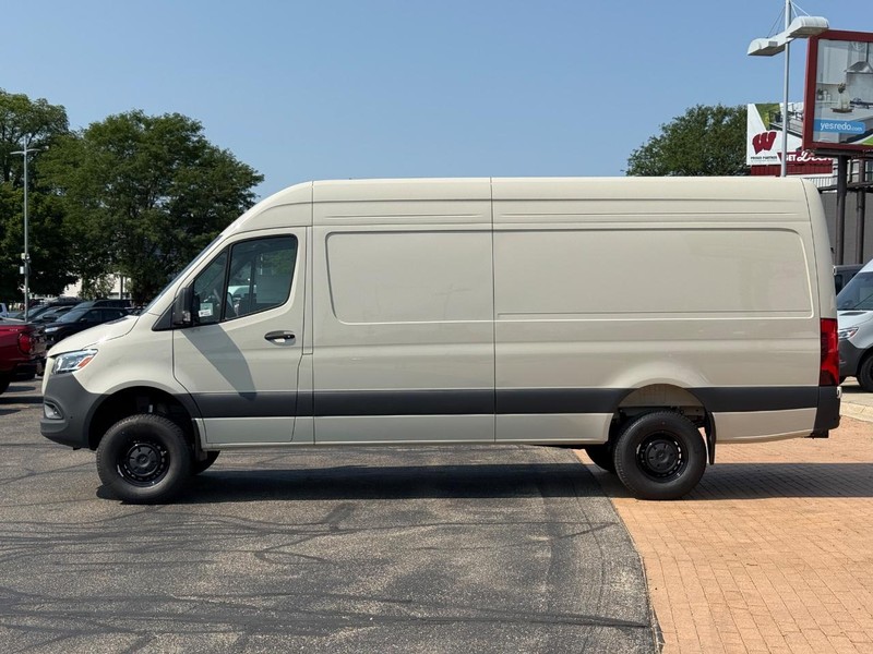 Mercedes-Benz Sprinter Van Vehicle Image 7