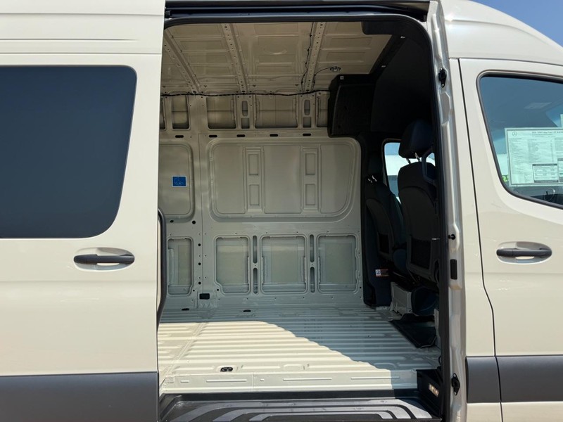 Mercedes-Benz Sprinter Van Vehicle Image 10