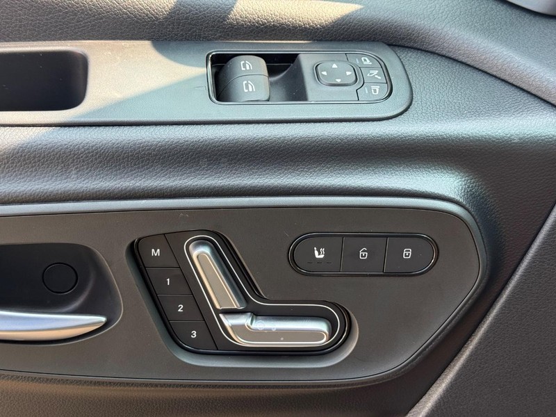 Mercedes-Benz Sprinter Van Vehicle Image 25