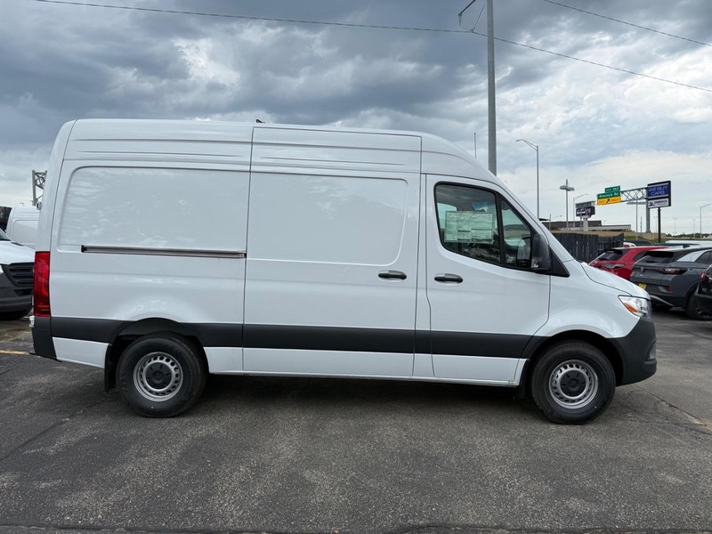 Mercedes-Benz Sprinter Van Vehicle Image 2