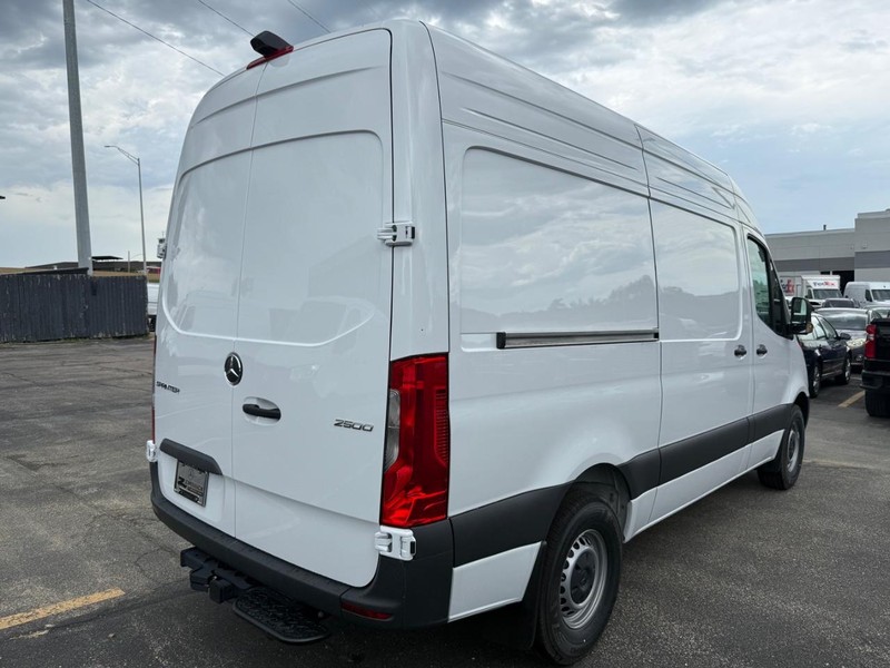 Mercedes-Benz Sprinter Van Vehicle Image 3
