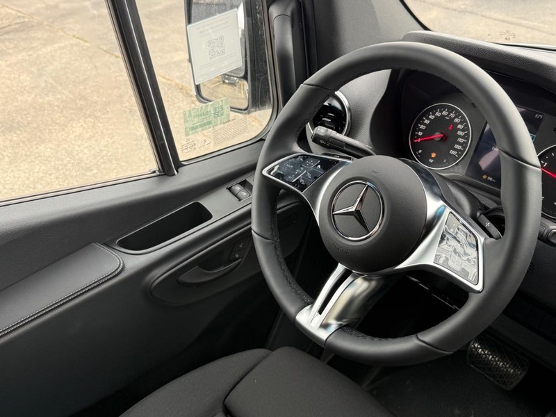Mercedes-Benz Sprinter Van Vehicle Image 9