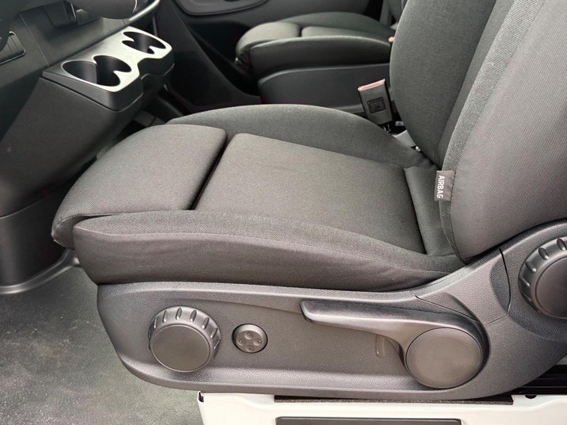 Mercedes-Benz Sprinter Van Vehicle Image 17