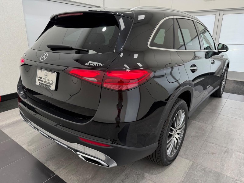 Mercedes-Benz GLC Vehicle Image 2