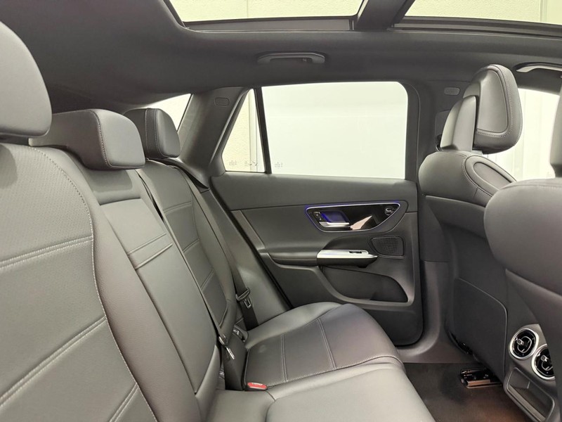 Mercedes-Benz GLC Vehicle Image 4