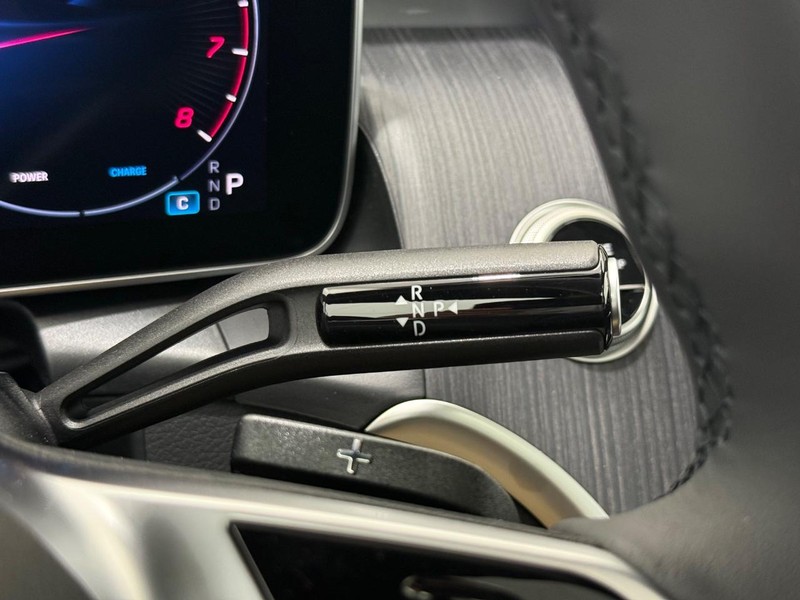 Mercedes-Benz GLC Vehicle Image 12