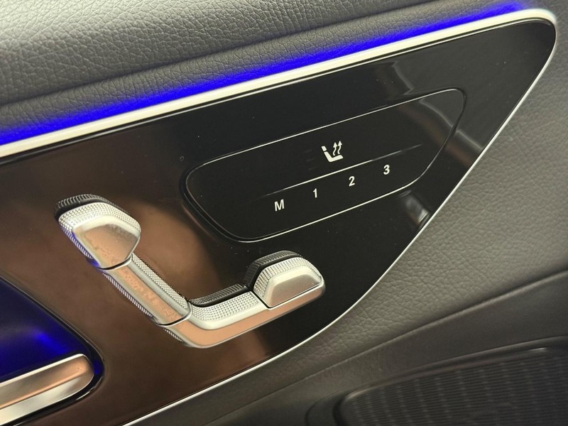 Mercedes-Benz GLC Vehicle Image 14