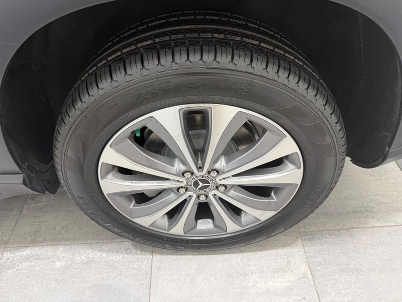 Mercedes-Benz GLE Vehicle Image 5