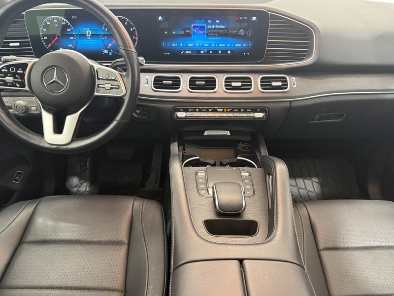 Mercedes-Benz GLE Vehicle Image 9