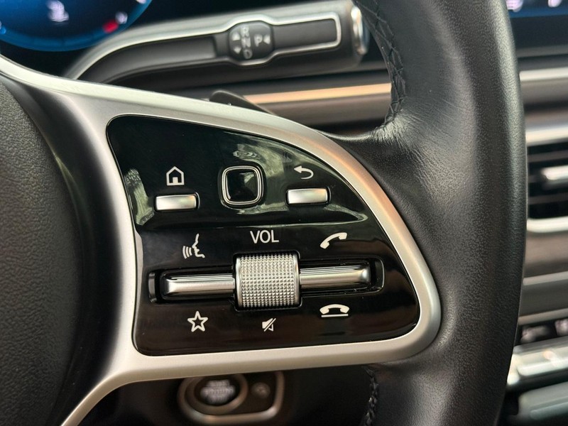 Mercedes-Benz GLE Vehicle Image 16