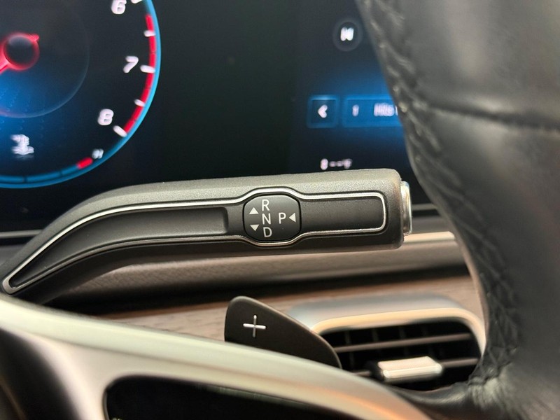 Mercedes-Benz GLE Vehicle Image 17
