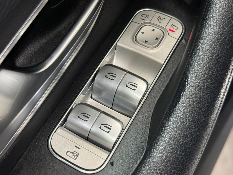 Mercedes-Benz GLE Vehicle Image 20