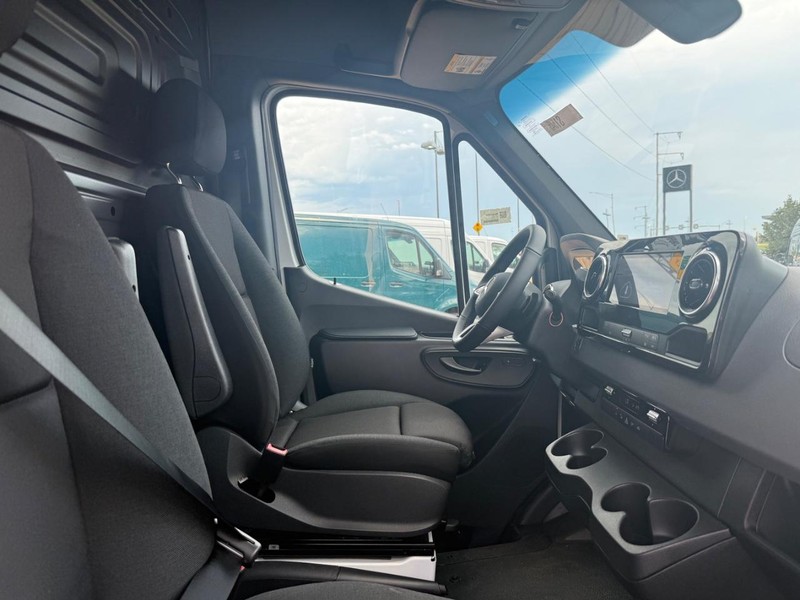 Mercedes-Benz Sprinter Van Vehicle Image 6