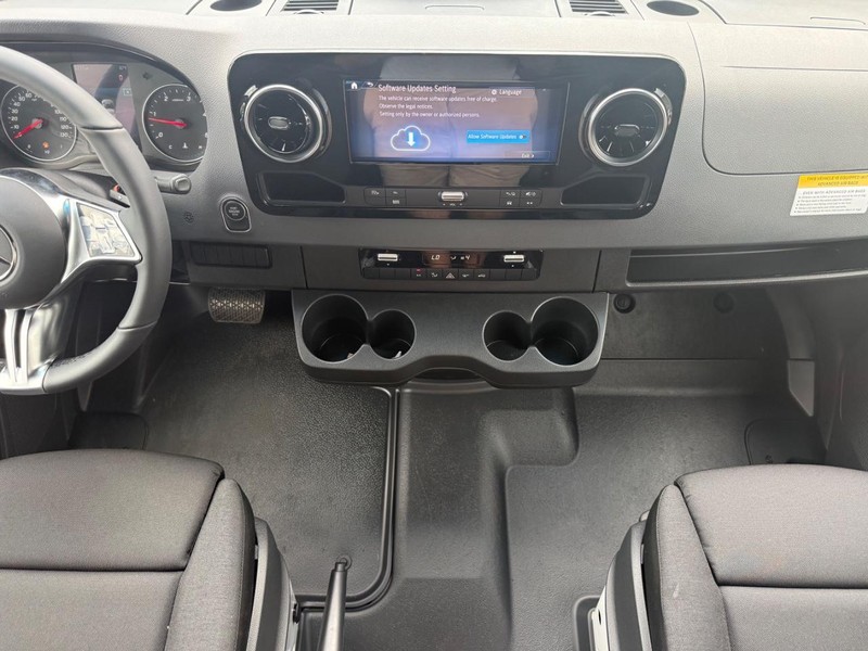 Mercedes-Benz Sprinter Van Vehicle Image 7
