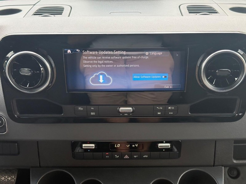 Mercedes-Benz Sprinter Van Vehicle Image 8