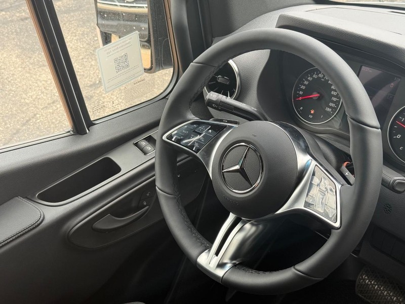 Mercedes-Benz Sprinter Van Vehicle Image 9