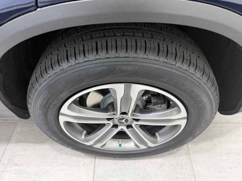 Mercedes-Benz GLC Vehicle Image 5
