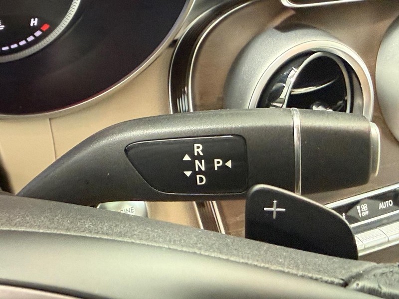 Mercedes-Benz GLC Vehicle Image 16