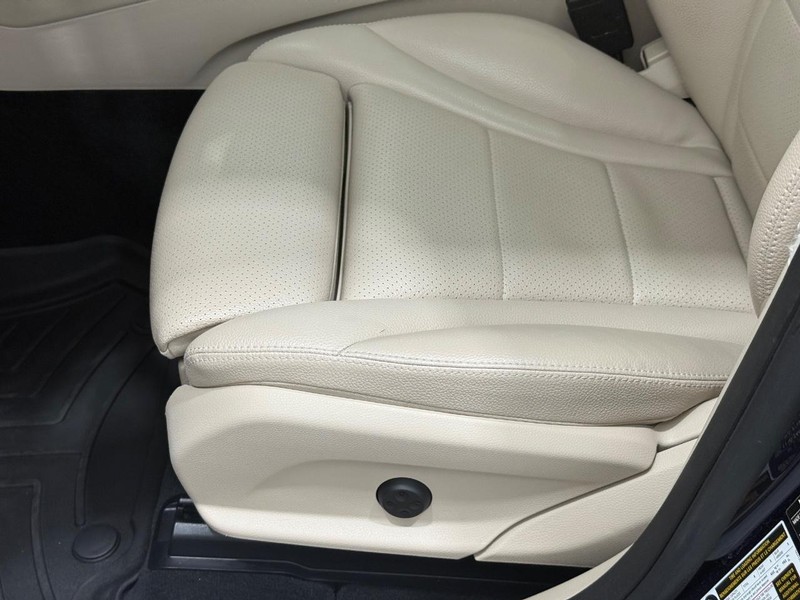 Mercedes-Benz GLC Vehicle Image 20