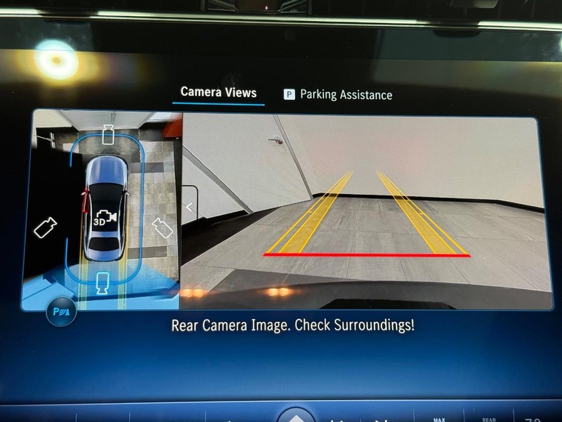 Mercedes-Benz E-Class Vehicle Image 14