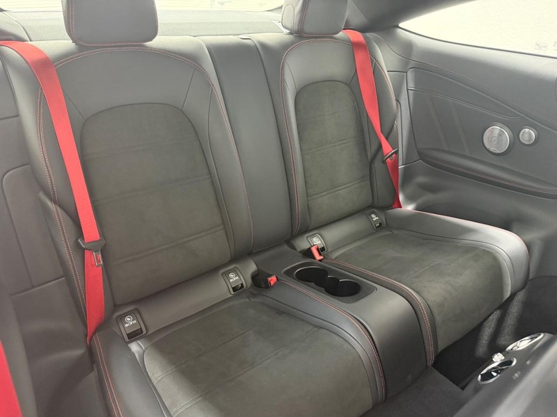 Mercedes-Benz C-Class Vehicle Image 9