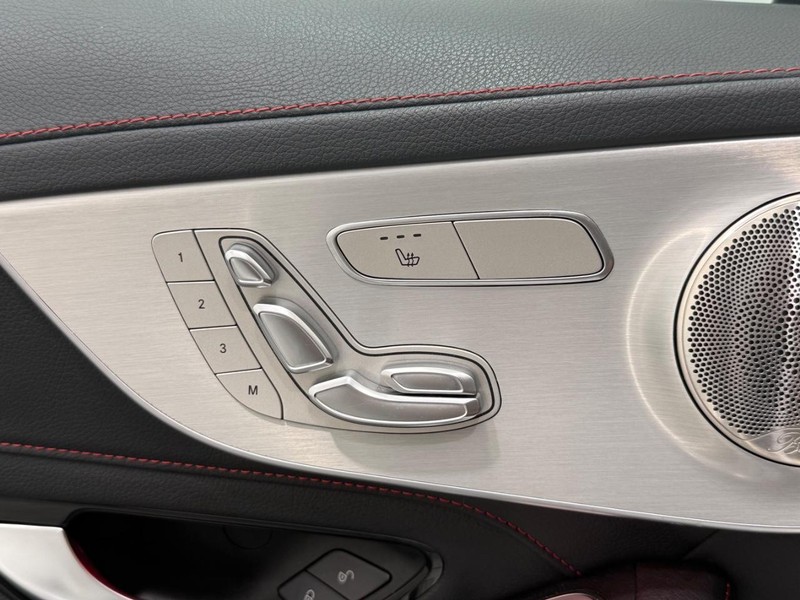 Mercedes-Benz C-Class Vehicle Image 14