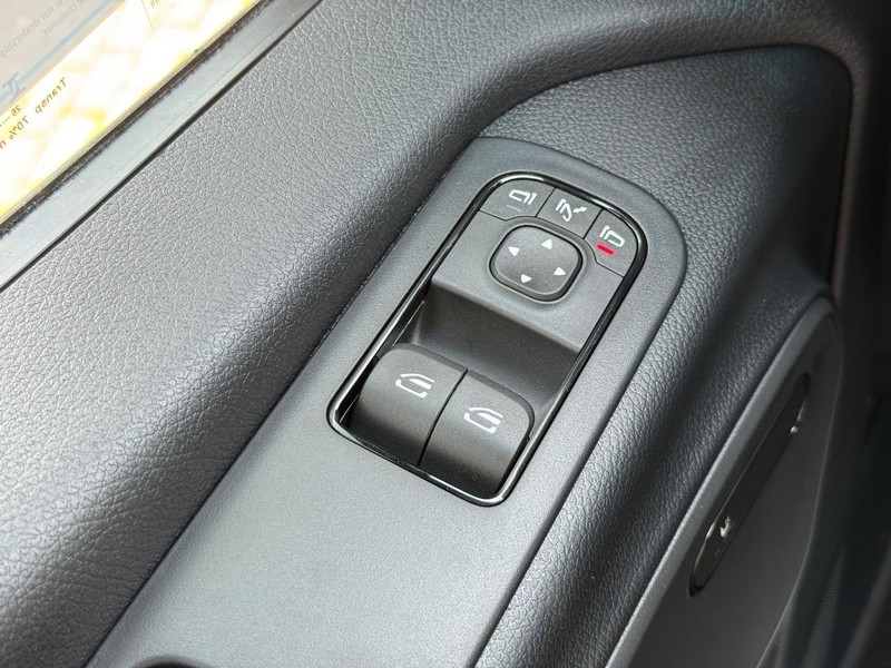Mercedes-Benz Sprinter Passenger Van Vehicle Image 15
