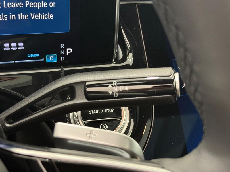 Mercedes-Benz E-Class Vehicle Image 13