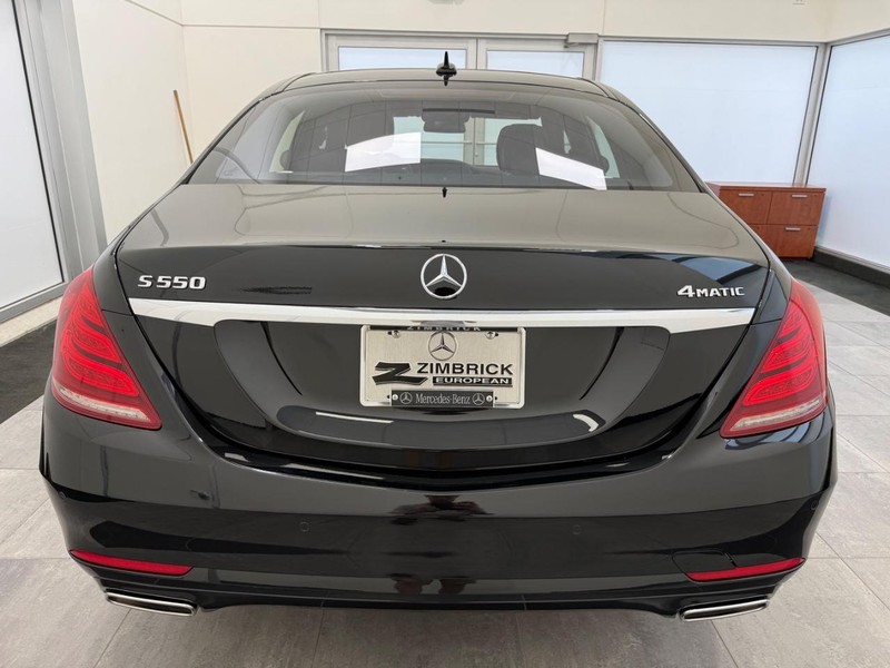 Mercedes-Benz S-Class Vehicle Image 3