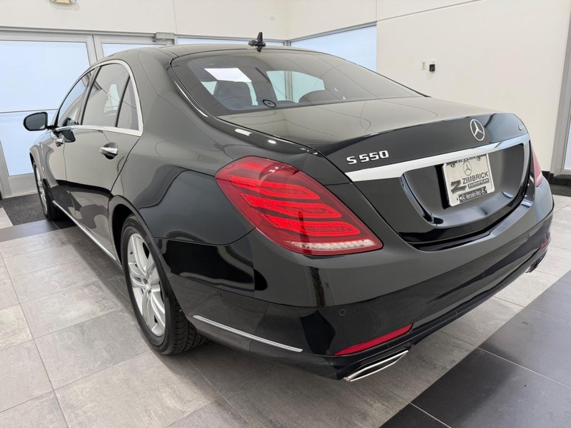 Mercedes-Benz S-Class Vehicle Image 4