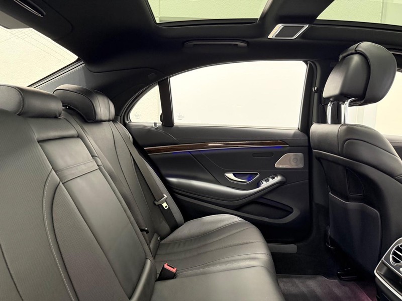 Mercedes-Benz S-Class Vehicle Image 8