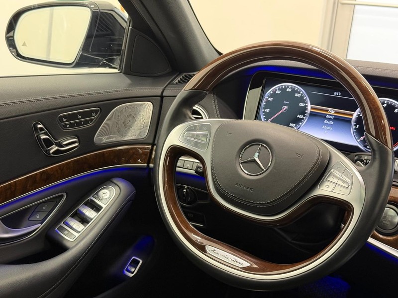 Mercedes-Benz S-Class Vehicle Image 11