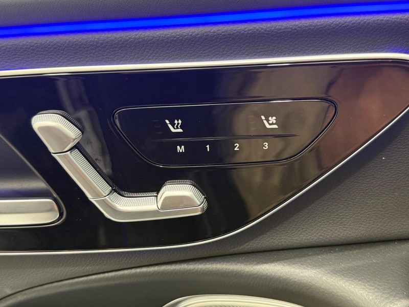 Mercedes-Benz E-Class Vehicle Image 13