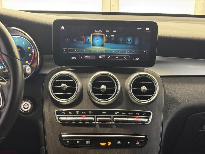 Mercedes-Benz GLC Vehicle Image 10