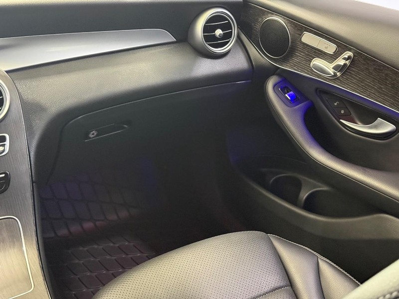 Mercedes-Benz GLC Vehicle Image 12