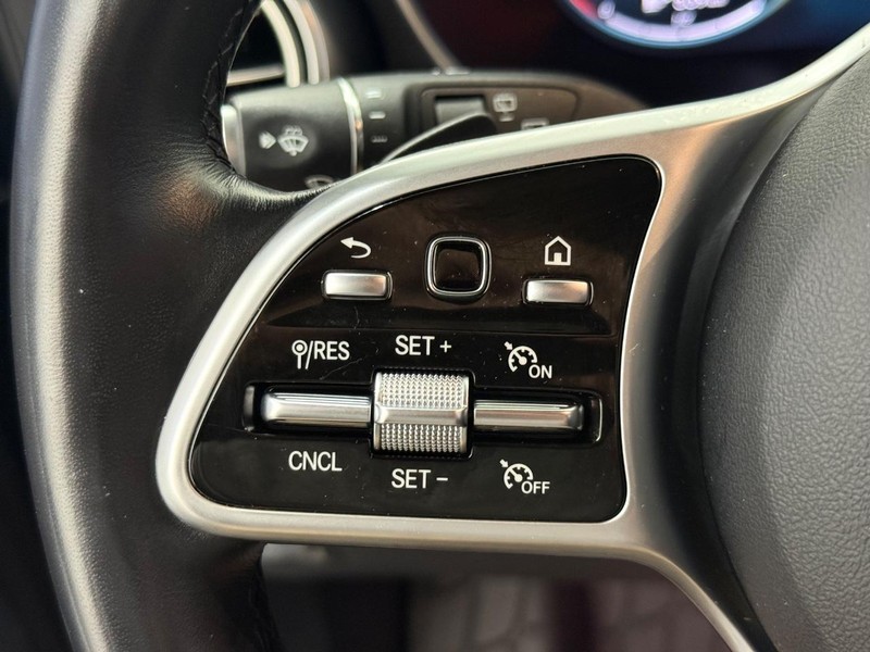 Mercedes-Benz GLC Vehicle Image 14
