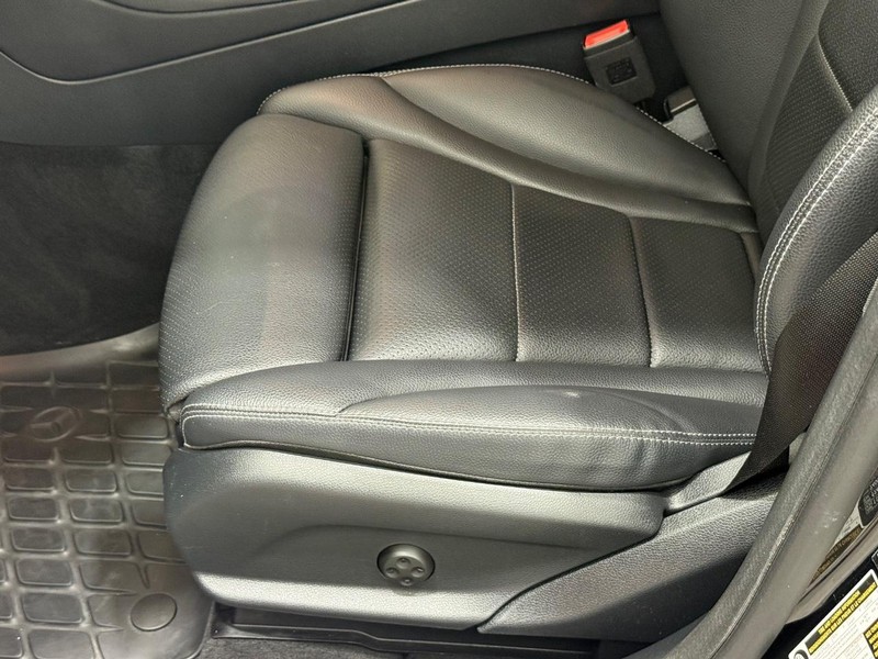 Mercedes-Benz GLC Vehicle Image 19