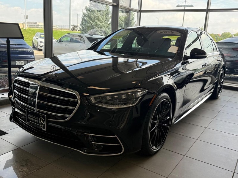 Mercedes-Benz S-Class Vehicle Image 5