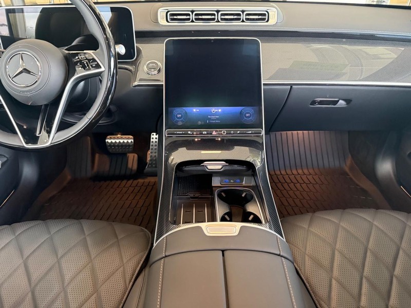 Mercedes-Benz S-Class Vehicle Image 8