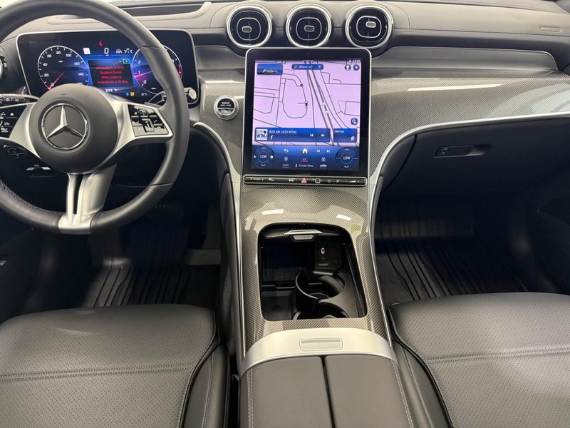 Mercedes-Benz GLC Vehicle Image 9