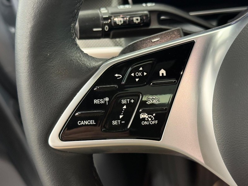 Mercedes-Benz GLC Vehicle Image 14