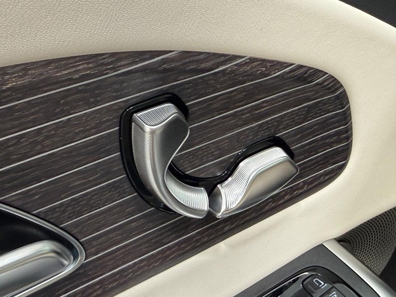 Mercedes-Benz CLA Vehicle Image 15