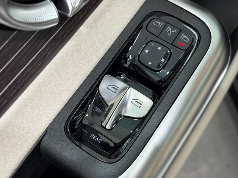 Mercedes-Benz CLA Vehicle Image 16