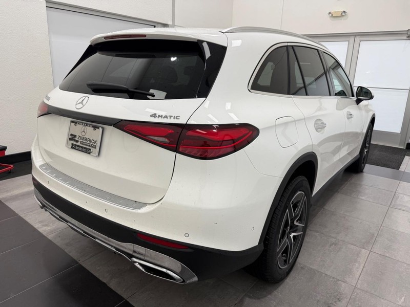 Mercedes-Benz GLC Vehicle Image 2