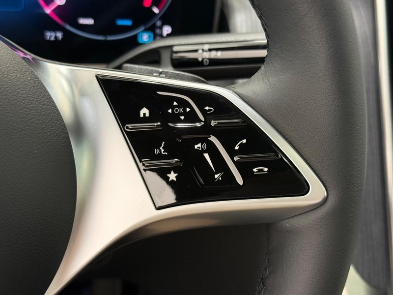 Mercedes-Benz GLC Vehicle Image 12