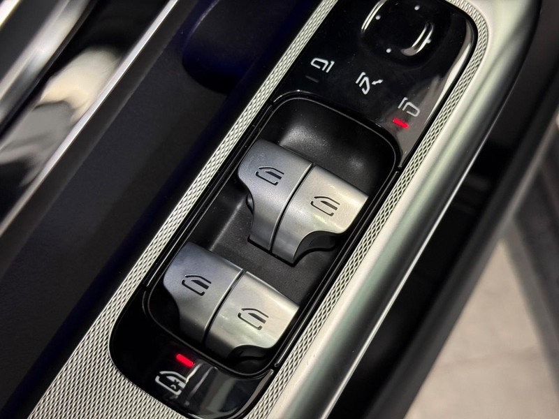 Mercedes-Benz GLC Vehicle Image 15